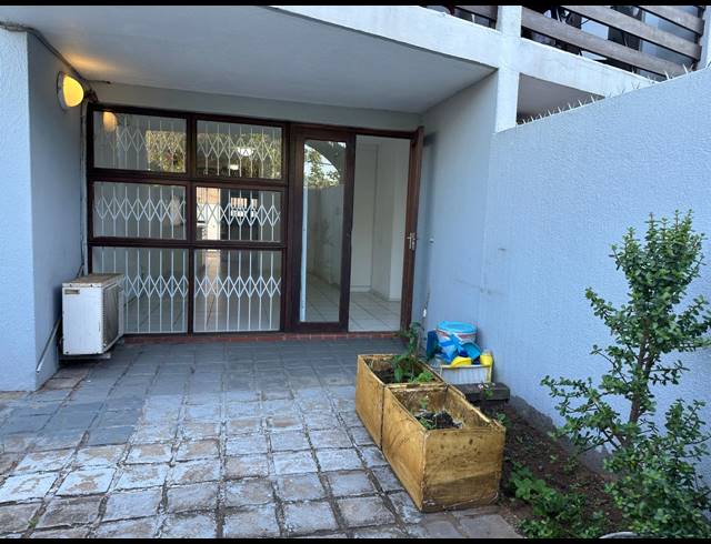2 BEDROOM APARTMENT FOR SALE IN BLUFF